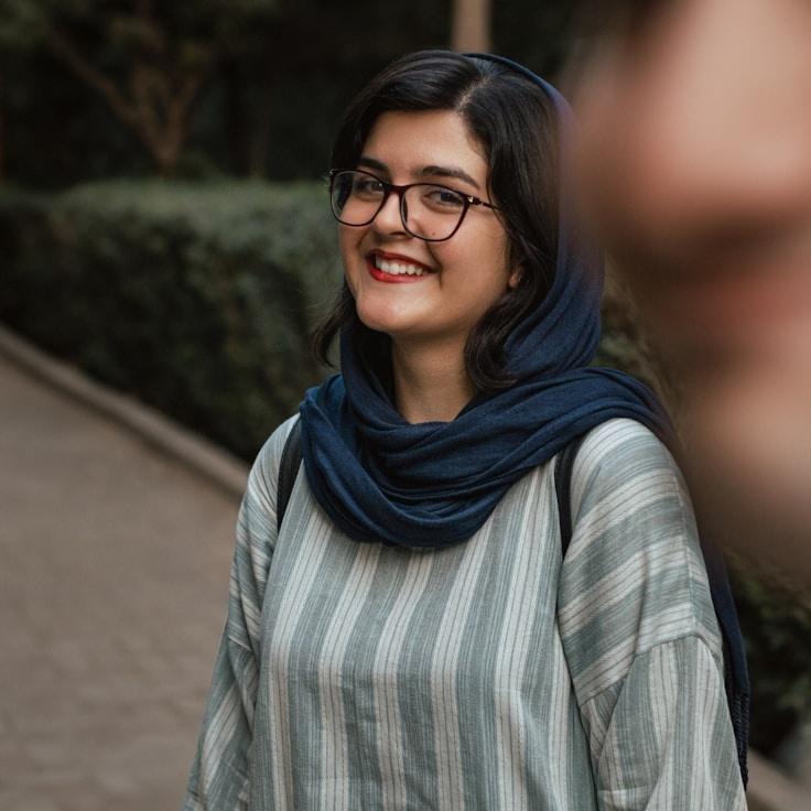 Jordan Kim, Client Relations Director, discussing corporate gifting strategy with business clients